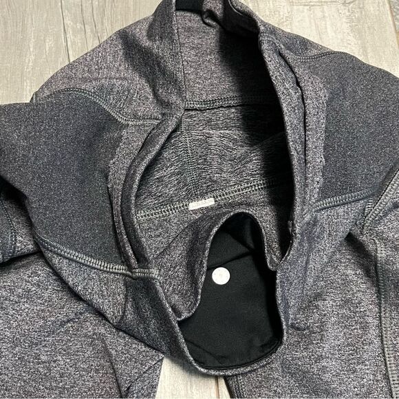Lululemon Cropped Wunderunder Heather Gray Scallop Waist Capri 19” Legging 4 - Picture 9 of 16